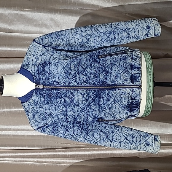 Previously loved MAISON SCOTCH QUILTED BOMBER JACKET - Picture 2 of 12